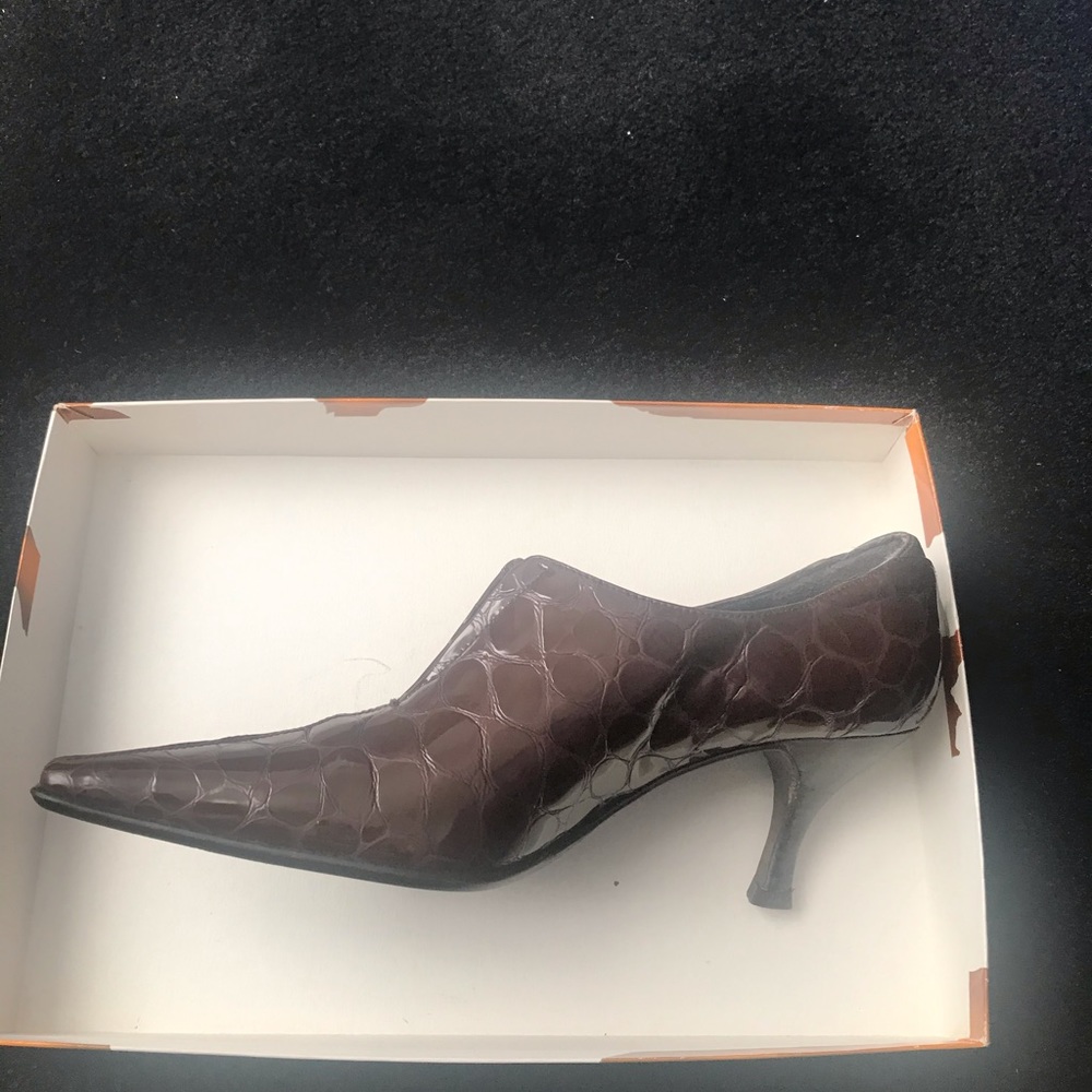 Shoes - Picture 3 of 4